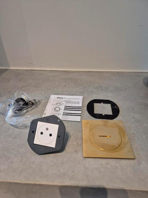 Arpi - Lithoss vloerstopcontact messing, model AR7161306, Doe-het-zelf en Bouw, Elektriciteit en Kabels, Nieuw, Ophalen of Verzenden