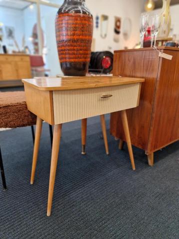 Vintage halkastje ronde hoge poot 60s beschikbaar voor biedingen