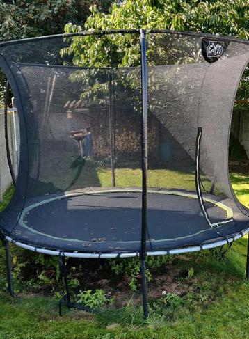 Trampoline beschikbaar voor biedingen