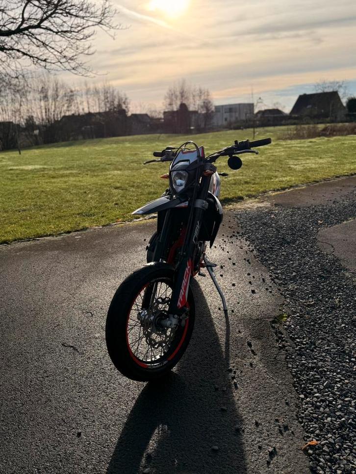 Beta rr50 track slechts 9 maanden oud, Vélos & Vélomoteurs, Cyclomoteurs | Derbi, Comme neuf, Classe B (45 km/h), Enlèvement