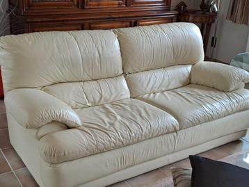 Lot de 2 fauteuils en cuir beige beschikbaar voor biedingen