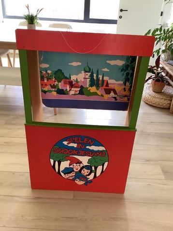 Poppenkast beschikbaar voor biedingen