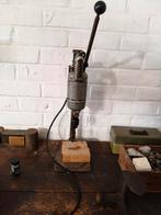 Perceuse électrique vintage avec support de perçage, Bricolage & Construction, Enlèvement, Perceuse
