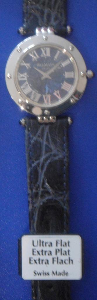 Montre ronde dame P. Balmain, acier inox, rivets, arabesques, Collections, Collections Autre, Neuf, Enlèvement ou Envoi