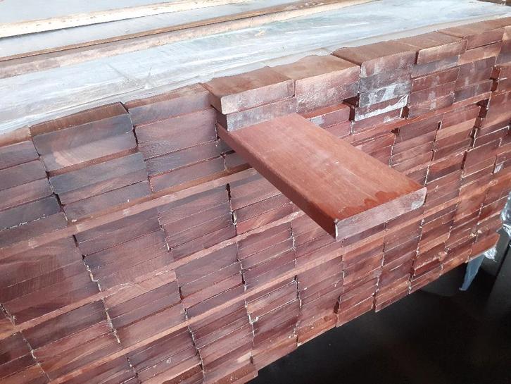 30 volle bundels hardhout vlonderplanken ( 33,15 euro p/m2 ), Tuin en Terras, Palen, Balken en Planken, Nieuw, Planken, 250 cm of meer