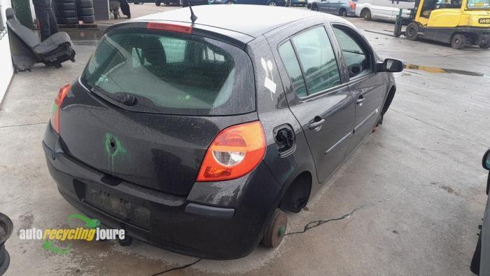 Trekhaak van een Renault Clio, Auto-onderdelen, Ophanging en Onderstel, Renault, Gebruikt, 3 maanden garantie