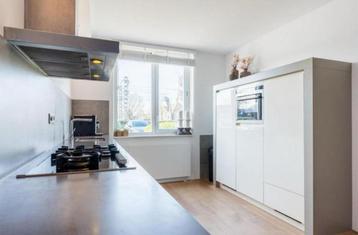 Moderne greeploze hoogglans keuken dubbelwandigGEDEMONTEERD beschikbaar voor biedingen