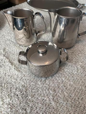 Alessi melkkannetjes + suikerpot beschikbaar voor biedingen