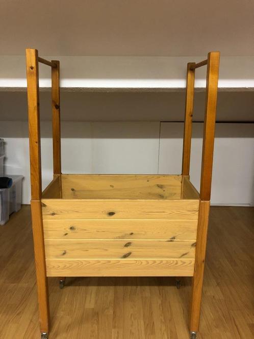 Houten wieg, Kinderen en Baby's, Babywiegjes en Ledikanten, Zo goed als nieuw, Wieg, Ophalen