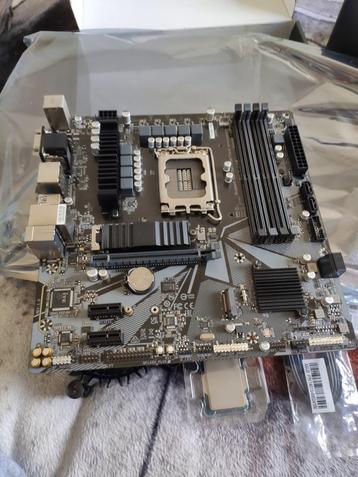 Gigabyte b660m ddr4 (nieuw!)                                 beschikbaar voor biedingen