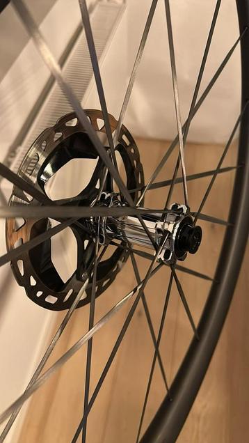 Super lightweight carbon wielset 1150 gram (gereserveerd) beschikbaar voor biedingen