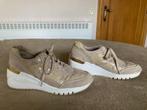 Lichtbeige sneakers met veters, Marco Tozzi, maat 39, Kleding | Dames, Schoenen, Beige, Marco Tozzi, Ophalen of Verzenden, Zo goed als nieuw