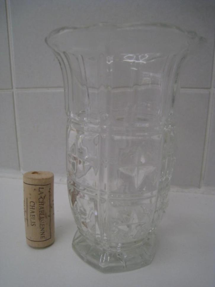 Kleine vaas in glas, hoogte 13cm, diameter 8cm, Antiek en Kunst, Antiek | Vazen, Ophalen