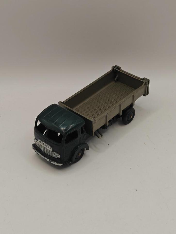 Dinky Toys France 33 Simca Cargo, Hobby en Vrije tijd, Modelauto's | 1:43, Zo goed als nieuw, Bus of Vrachtwagen, Dinky Toys, Ophalen of Verzenden