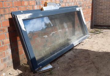 Dubbele buitendeur met glas beschikbaar voor biedingen
