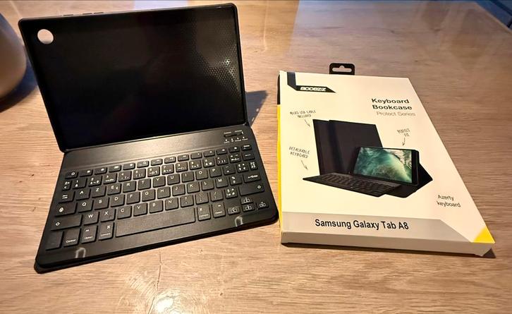 Samsung Galaxy A8 tablet hoes met toetsenbord (AZERTY), Computers en Software, Tablet-hoezen, Zo goed als nieuw, Bescherming voor- en achterkant