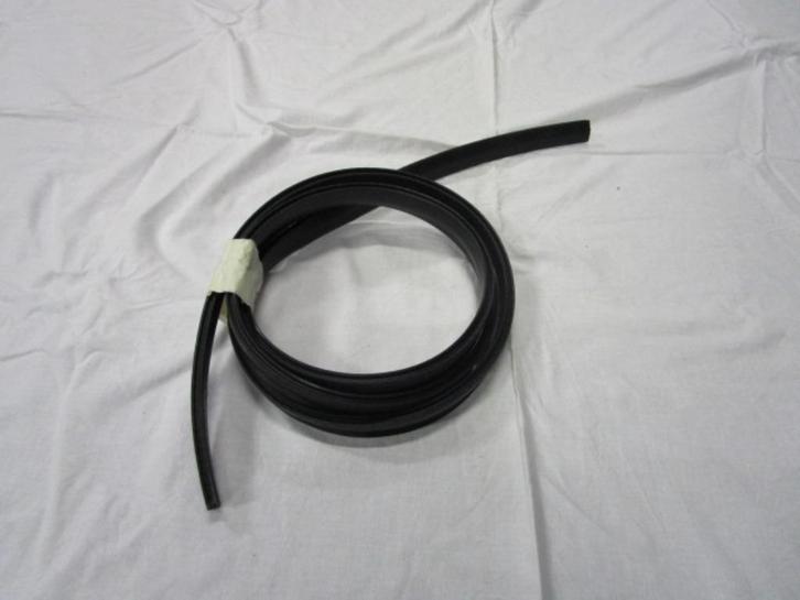 rubber achterklep op kas MK4 1988-01 Klassieke Mini, Auto-onderdelen, Carrosserie, Achterklep, Mini, Oldtimer onderdelen, Rover