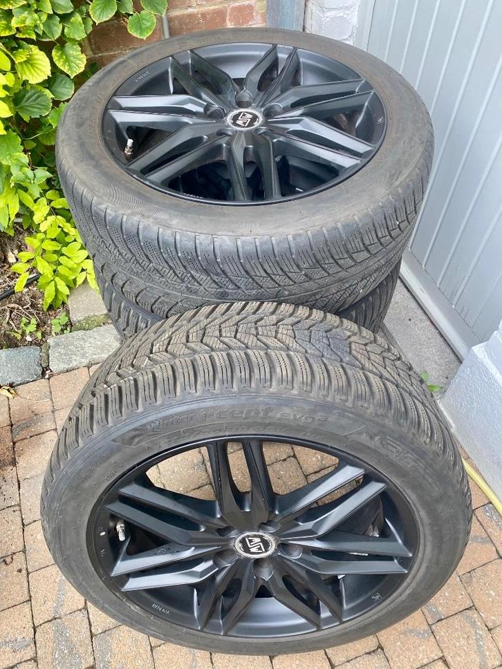 BMW X1 set winterbanden op OZ Alu-Velgen, Auto-onderdelen, Banden en Velgen, Banden en Velgen, Winterbanden, 18 inch, 225 mm, Personenwagen