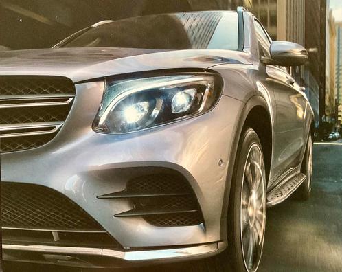 Mercedes SUV - GLC 2016, très luxueux Autofolder, Livres, Autos | Brochures & Magazines, Comme neuf, Mercedes, Envoi