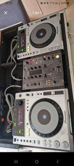 Vends pioneer 1x djm 40p / 2x cdj 850/ 1 flight case + cable, Muziek en Instrumenten, Ophalen of Verzenden, Zo goed als nieuw