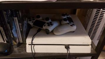 Witte PlayStation 4 slim + 2 witte controllers + games