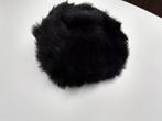 Zwarte muts met echte pels, Kleding | Dames, Geen merk, Ophalen of Verzenden, Gedragen, Muts