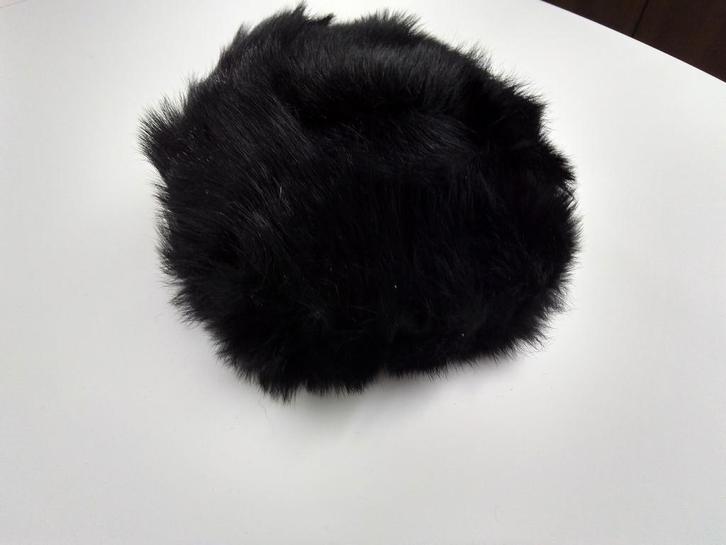 Zwarte muts met echte pels, Kleding | Dames, Mutsen, Sjaals en Handschoenen, Gedragen, Muts, Ophalen of Verzenden