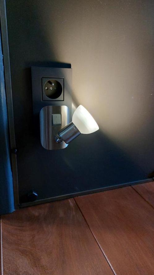 🔌 Nachtlampje met stopcontact - GU10 verstelbare spot, Huis en Inrichting, Lampen | Overige, Nieuw, Ophalen of Verzenden