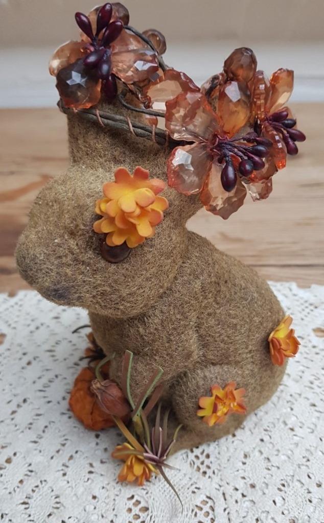 Gepimpte flock haas, bloemen, pompoentje, kralen, PASEN, Diversen, Pasen, Gebruikt, Ophalen of Verzenden