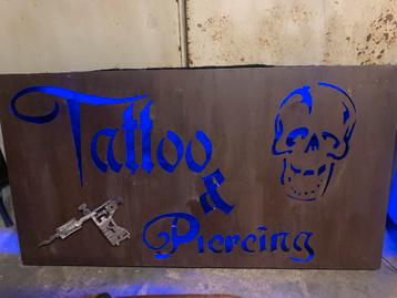 Tattoo reclame lichtbak beschikbaar voor biedingen