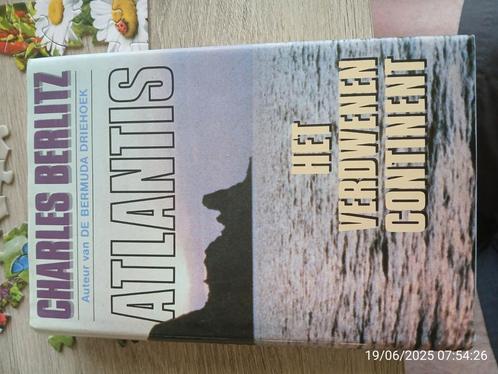 Atlantis verloren continent, Boeken, Wetenschap, Zo goed als nieuw, Ophalen of Verzenden