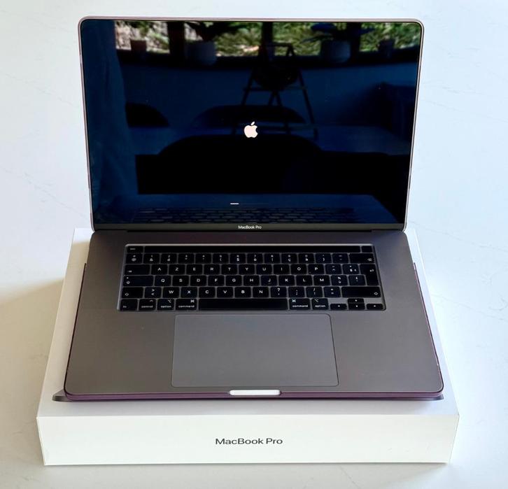MacBook Pro (16-inch, 2019), Computers en Software, Apple Macbooks, Zo goed als nieuw, MacBook Pro, 16 inch, 2 tot 3 Ghz, 1 TB of meer
