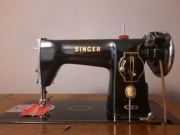 Prachtige singer naaimachine vintage in heel goede staat  beschikbaar voor biedingen