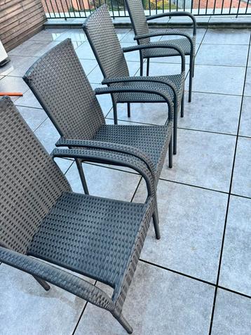 Tuinstoelen beschikbaar voor biedingen