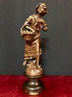 Mooie Bronzen beeld getekend August Moreau, Antiek en Kunst, Ophalen of Verzenden