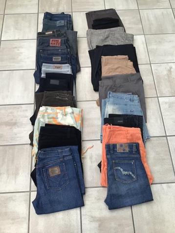 Lot de 95 vêtements femme et homme 40 - 42 - 44