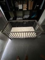 Houten babybed, goede staat. Inclusief matras, Enlèvement, Comme neuf