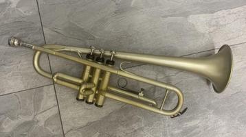 Hüttl Jazz trompet (duitse makelij) met omhoogstaande beker
