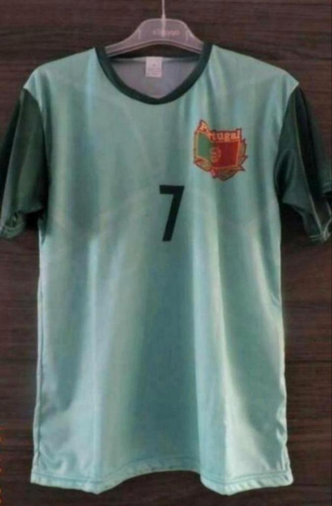 nieuwe voetbal t-shirt van ronaldo, Verzamelen, Sportartikelen en Voetbal, Nieuw, Shirt, Ophalen of Verzenden