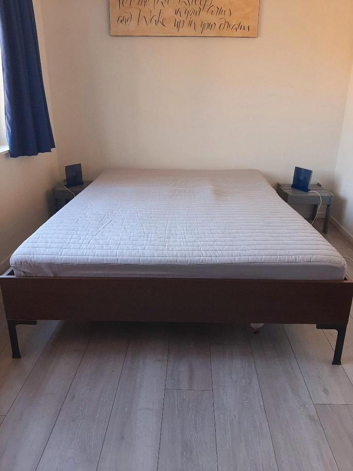 Bed+lattenbodrm+matras, Huis en Inrichting, Slaapkamer | Bedden, Gebruikt, Tweepersoons, 140 cm, 200 cm, Hout, Bruin, Ophalen