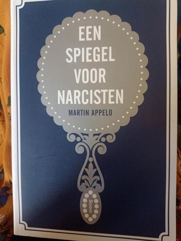 Een spiegel voor narcisten beschikbaar voor biedingen