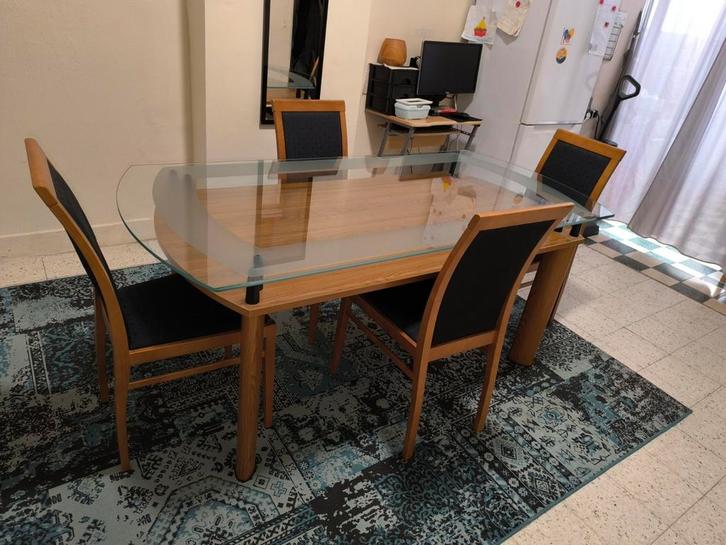 IKEA Eetkamer tafel met stoelen te koop mooie staat, Huis en Inrichting, Complete eetkamers, Zo goed als nieuw, 4 tot 6 stoelen