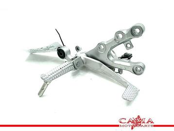 SCHETSPLAAT RECHTS VOOR YZF R6 2008-2013 (YZF-R6 13S 1JS) beschikbaar voor biedingen