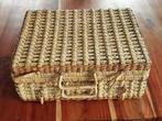 Vintage geweven rieten koffer, Huis en Inrichting, Woonaccessoires | Schalen en Manden, Ophalen of Verzenden, Zo goed als nieuw
