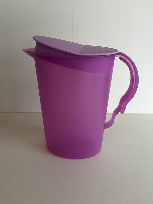 NIEUW van Tupperware: Paarse schenkkan 2,1 liter, Huis en Inrichting, Keuken | Tupperware, Nieuw, Beker of Kan, Paars, Ophalen of Verzenden