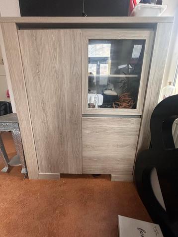 Salle a manger  beschikbaar voor biedingen