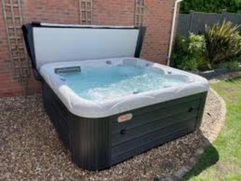 Wellis Venus Jacuzzi GERESERVEERD, Tuin en Terras, Bubbelbaden en Hottubs, Zo goed als nieuw, Vast, Afdekzeil, Filter, Trap, Ophalen