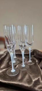 Antiquité de 6 flûtes à  champagne, tige givrée., Ophalen