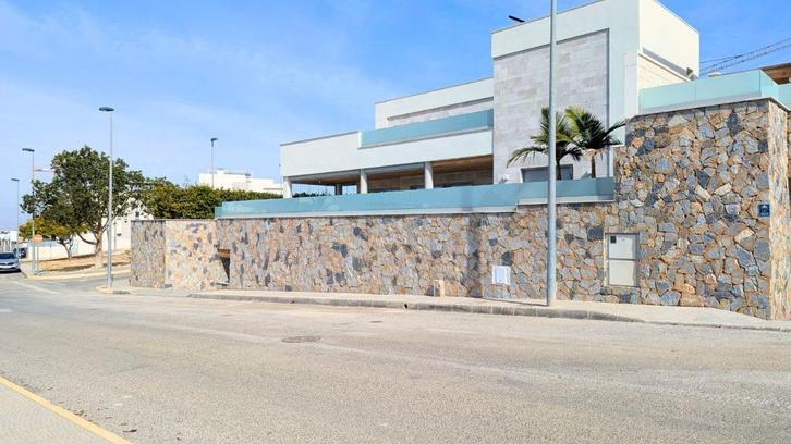 Luxe villa te koop in Benijofar - Alicante, Immo, Buitenland, Spanje, Woonhuis, Dorp