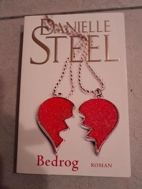 Danielle Steel - Bedrog, Livres, Romans, Comme neuf, Enlèvement